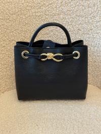 Włoska torebka skórzana kuferek czarna złoty supełek SANDRA