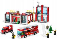 Używane klocki LEGO City Remiza strażacka Fire Station 7208