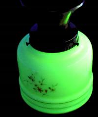 SZKŁO URANOWE - ŚLICZNY STARY PLAFON - lampka-bakelit i szkło ecru-rzadki