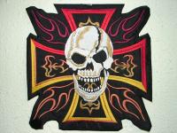 Naszywka krzyż z płomieniami Rozmiar: mały