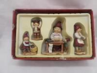 СТАРЫЙ НАБОР ФИГУРОК 1-1884