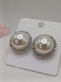 Klipsy kolor srebrny z perełkami