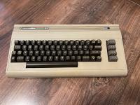 Komputer Commodore 64 G