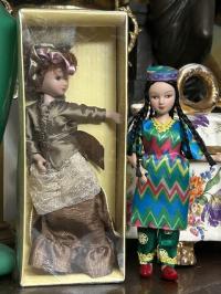 LALKA KOLEKCJONERSKA PORCELANOWA LALECZKA DAMY Z MINIONEJ EPOKI - 2 SZT