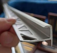 profil CL listwa schodowa ryflowana narożna srebro anoda al 10mm 2,5m (H06)