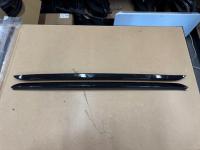 SSANGYONG REXTON 4 LEWA LISTWA SZYBY PRZEDNIEJ ORYGINAŁ