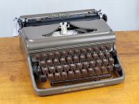 ОЧАРОВАТЕЛЬНАЯ ПИШУЩАЯ МАШИНКА TRIUMPH DURABLE / / КОРИЧНЕВЫЕ И БЕЖЕВЫЕ / / ПОСЛЕ ОБЗОРА