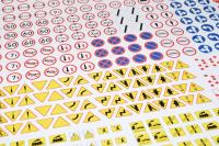 Дорожные знаки 1:87