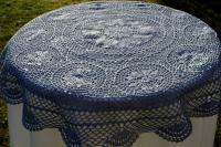 Szydełkowy, okrągły obrus w eleganckim szarym kolorze sr80