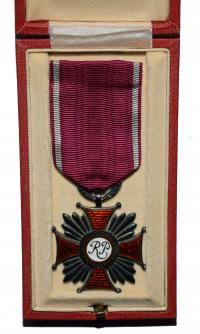 Srebrny Krzyż Zasługi RP - Spink & Son srebro pudełko PIĘKNY STAN rzadki