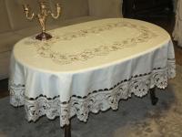 PIĘKNY OWALNY OBRUS SYNTETYCZNA SATYNABOGATE ZŁOTE HAFTY I AŻURY 197/133