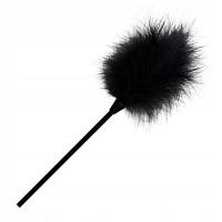 Эротическое щекотливое перо возбуждает черный БДСМ дразнить