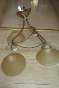 ЛЮСТРА С ТРЕМЯ АБАЖУРАМИ