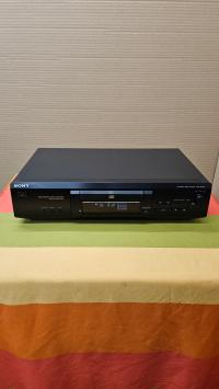 CD-плеер Sony CDP-XE330 черный