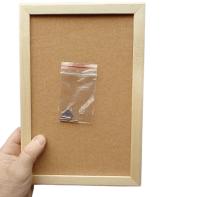 mała TABLICA KORKOWA 20 x 30 cm + gratis pinezki