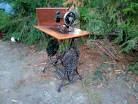 СТАРАЯ ШВЕЙНАЯ МАШИНА