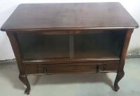 Stylowa szafka pod telewizor.