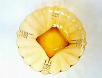 Miodowa, ciężka misa Art Deco, ciekawie zdobiona