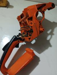 UCHWYT KORPUS RĄCZKA STIHL 029 039 MS290 MS390