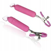 Wibrujące Klipsy Na Sutki BDSM Różowe Regulowane Z Uroczymi Serduszkami