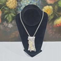 Ciężki naszyjnik srebrny z zawieszką – magnetyczne zapięcie