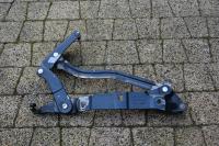 ZAWIAS KLAPY BAGAŻNIKA LEWY DO DOCIĄGU AUDI A8 D3 LONG 4E0827299F