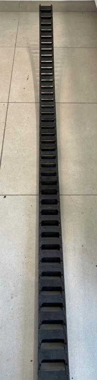 Prowadnik przewodów STARY wewnątrz 60 x 25 - 7,5 m