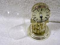 ZEGAR KWARCOWY Z KOPUŁĄ SZKLANĄ -SPRAWNY