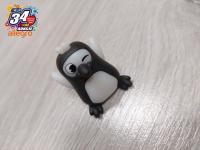 mała figurka pingwina